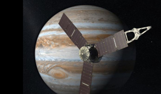 La sonde américaine Juno a atteint son objectif, Jupiter, après un très long voyage dans l’espace, 3 milliards de km, et dans le temps, 5 ans.